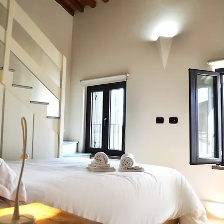 S. Faustino Rooms *