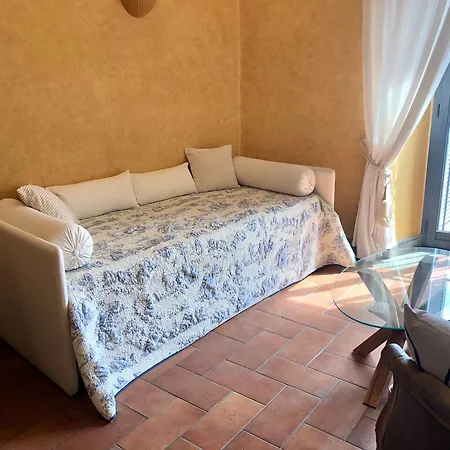 S. Faustino Rooms *